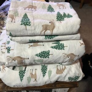 Cozy Deer and Tree Print Fleece Sheet Set King Size